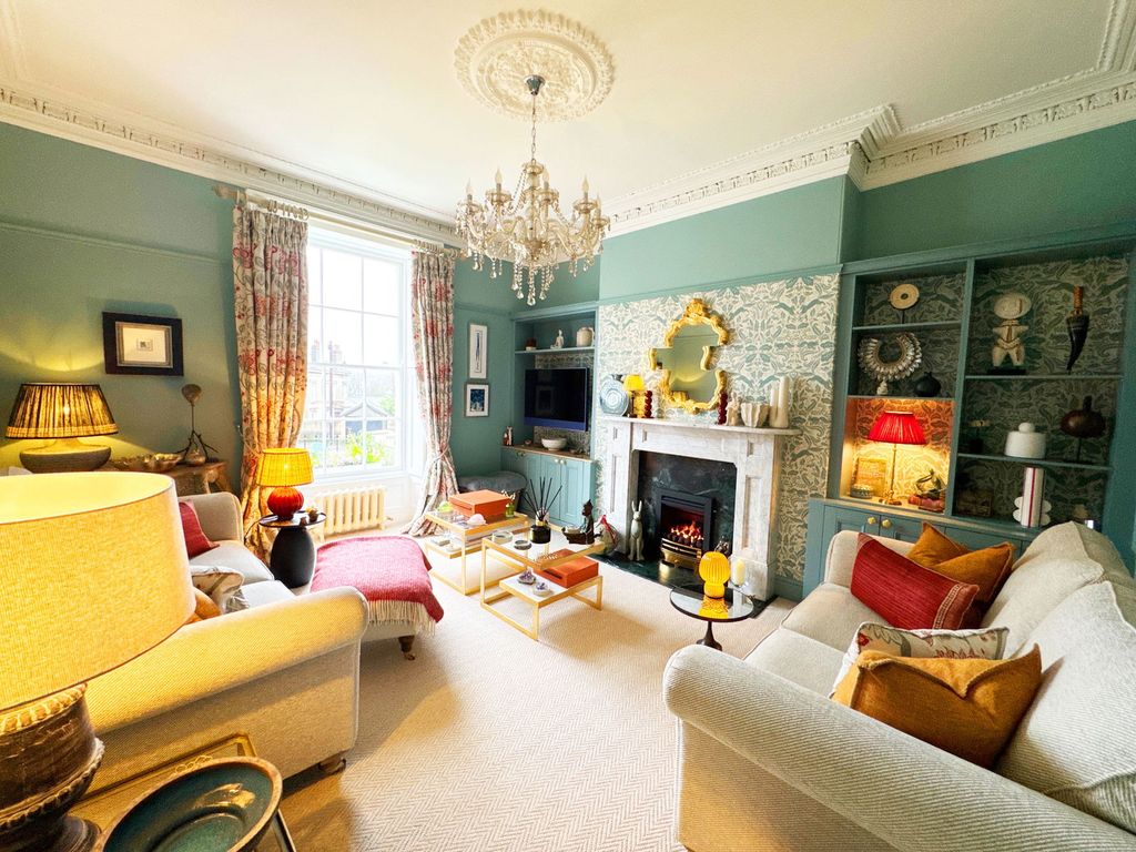 Property photo 3 of 25