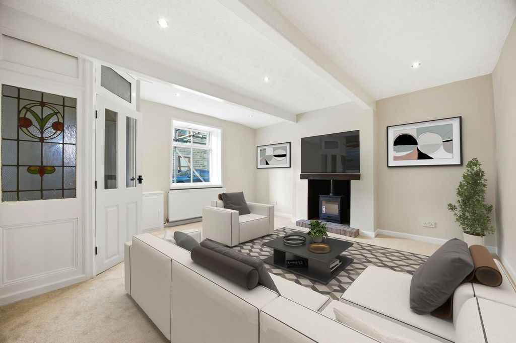 Property photo 2 of 18