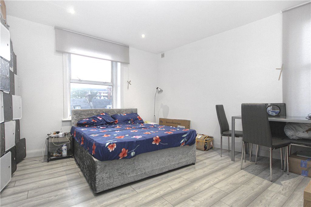 Property photo 2 of 10 Studio Room