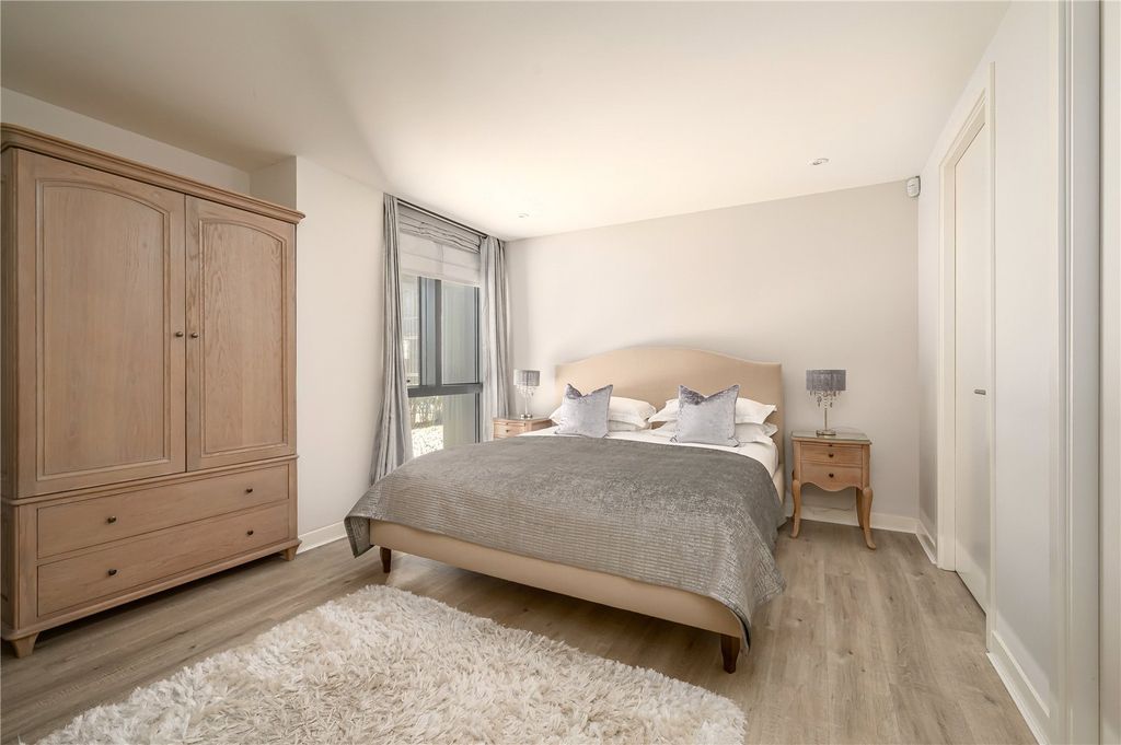 Additional image 6 of 4 bed flat for saleSimpson Loan, Quartermile, Edinburgh EH3