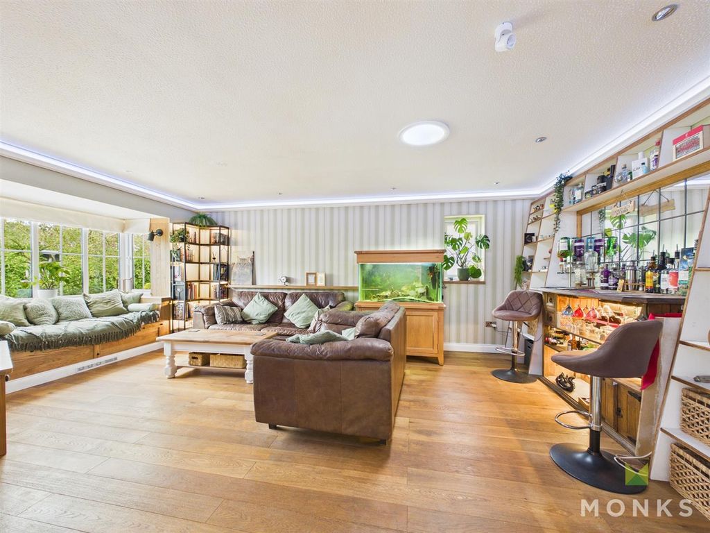 Property photo 2 of 19 Cam01420G0-Pr0875-Still001.Jpg