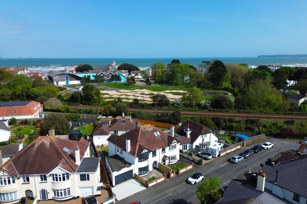 Property photo 2 of 30