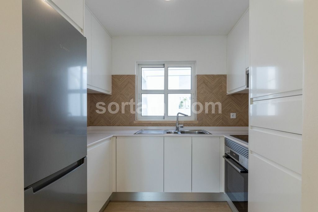 Property photo 3 of 31