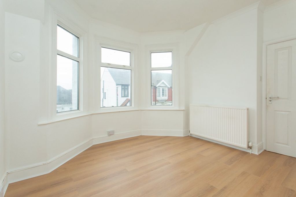 Property photo 3 of 14 Picture 3