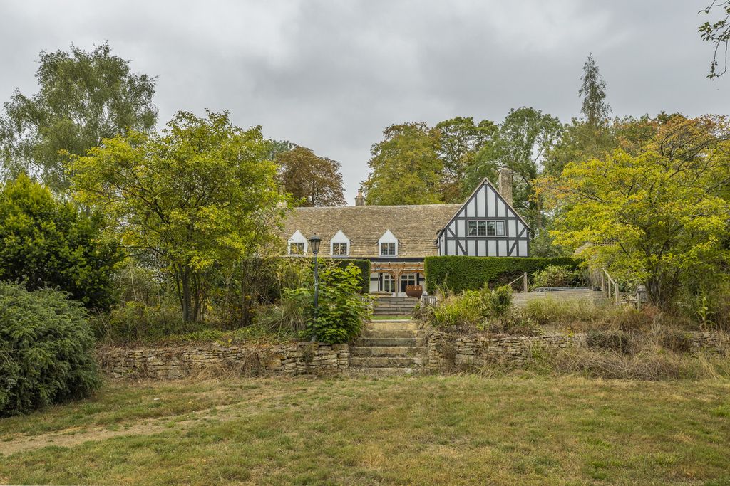 Property photo 1 of 47