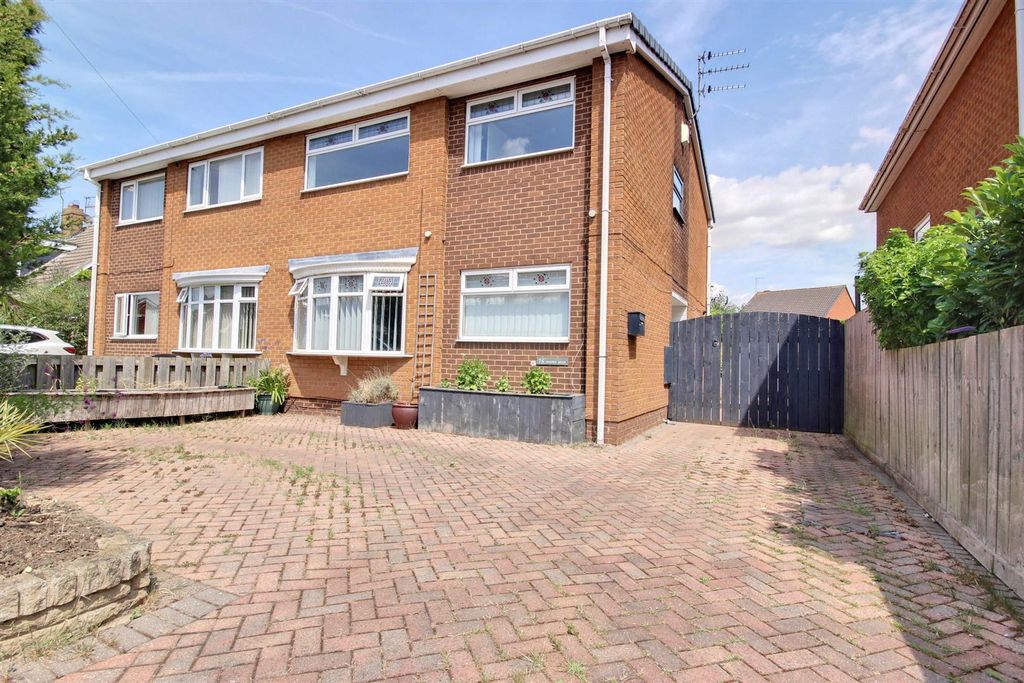 Property photo 1 of 15 1
