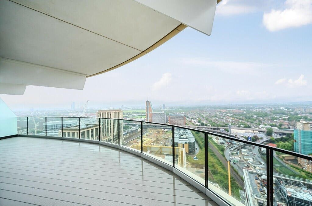 Property photo 2 of 34 Cassini Tower