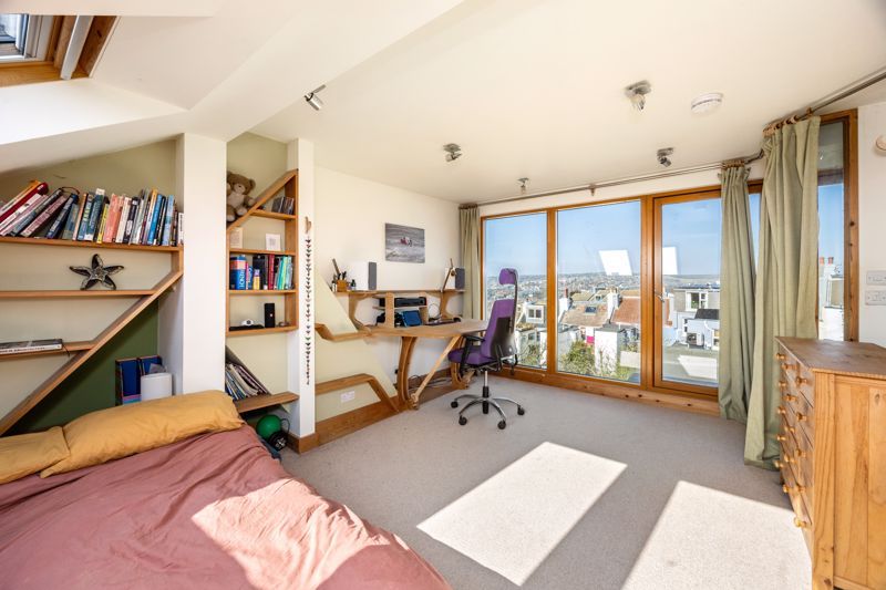 Property photo 3 of 19 Photo 18