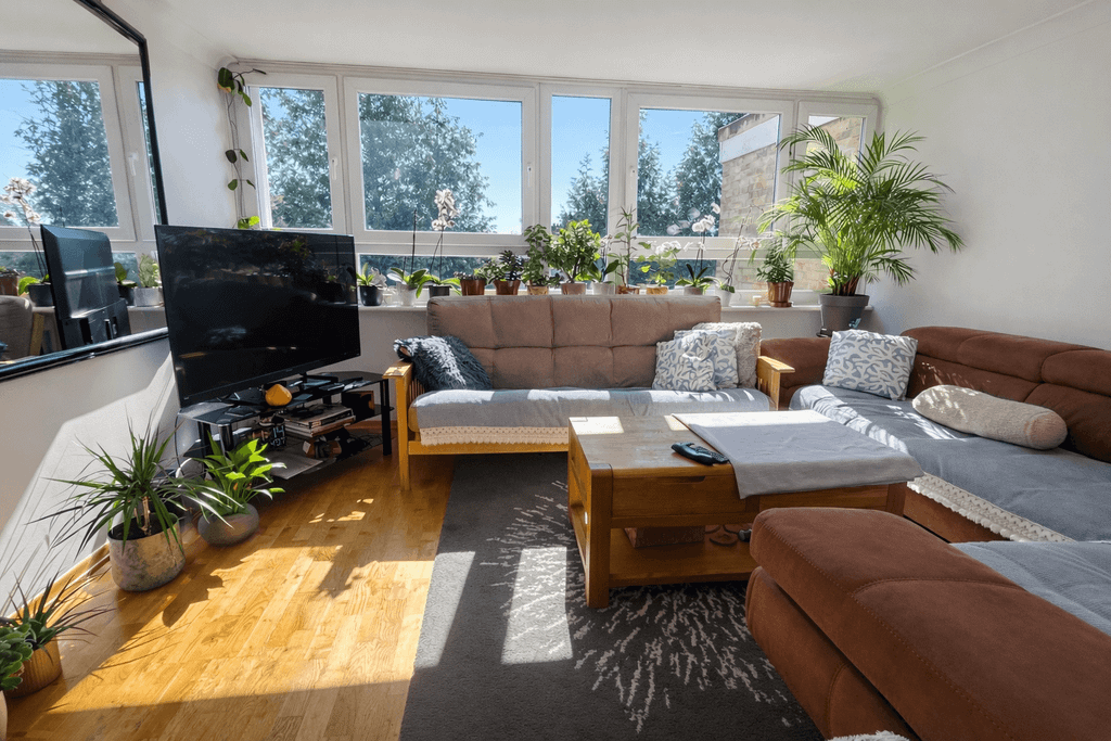 Property photo 2 of 7 Gallery