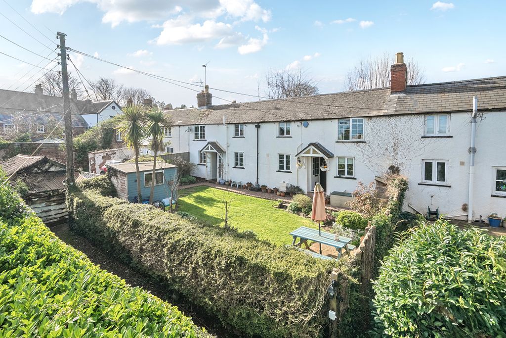 Property photo 1 of 24 .