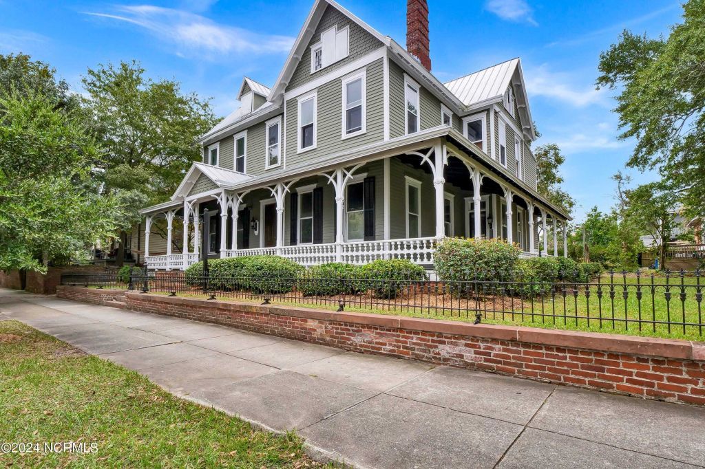 Property photo 1 of 31