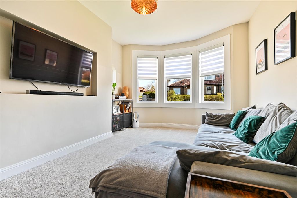 Property photo 3 of 32