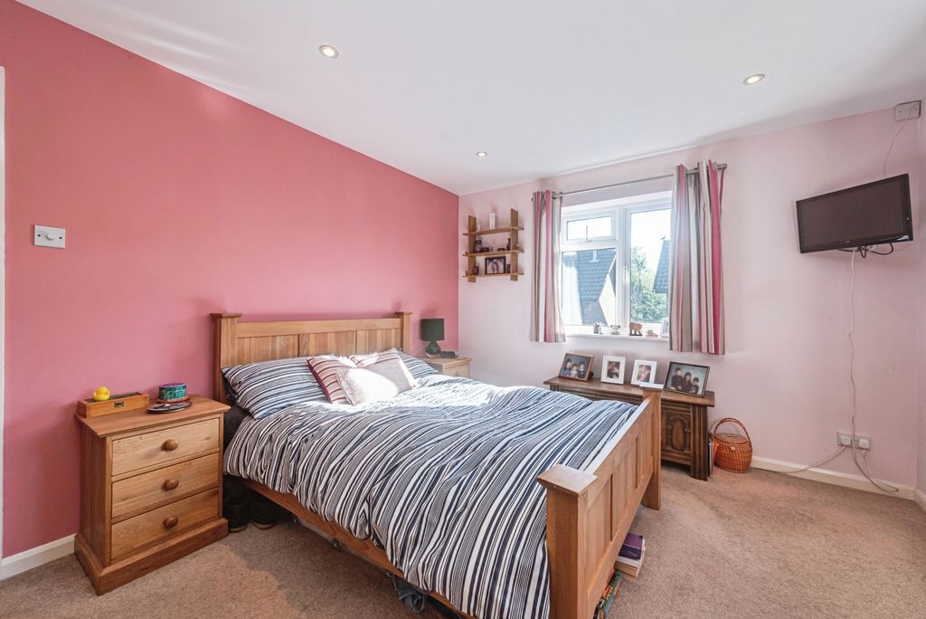 Property photo 3 of 17 Photo