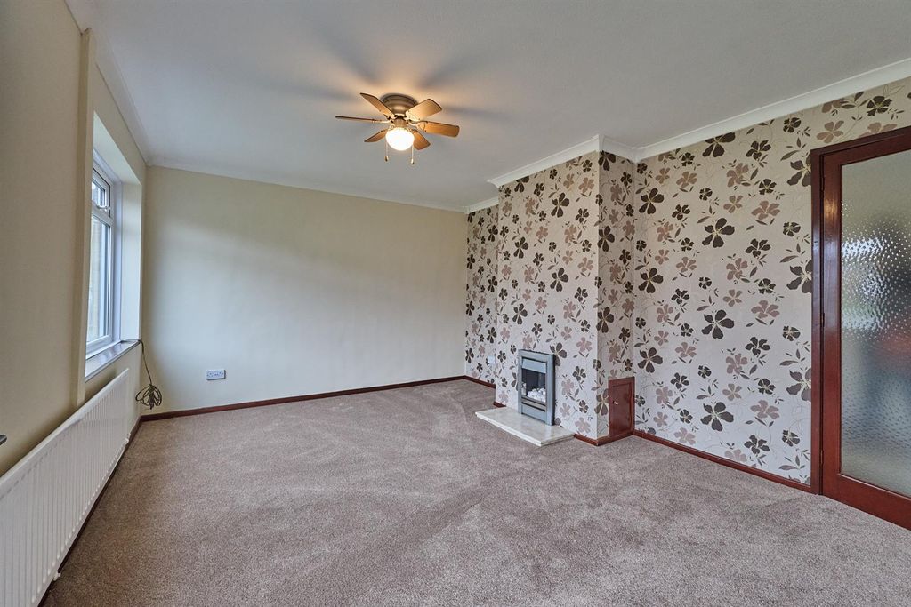 Property photo 3 of 14 Lounge To Front