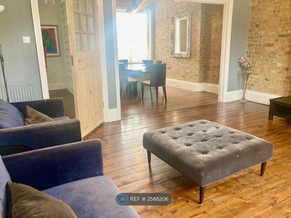 Property photo 1 of 25 Lounge