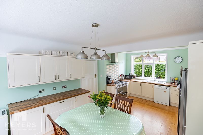 Property photo 2 of 18 Photo 11