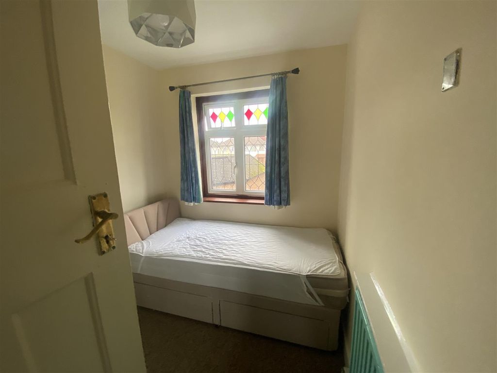 Property photo 2 of 8 Bedroom