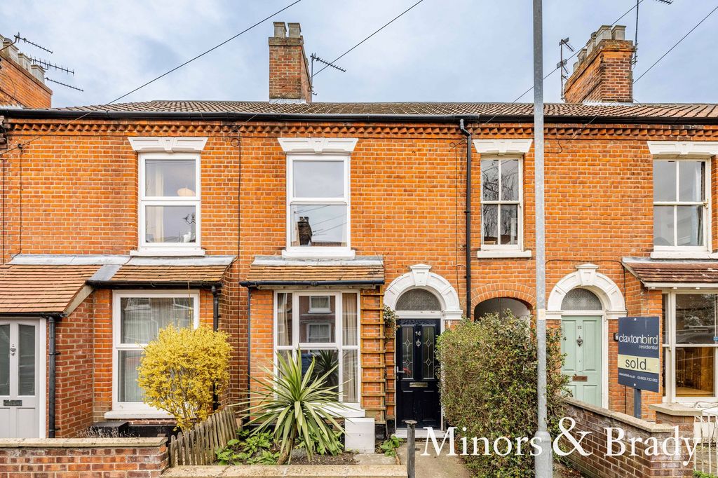 Property photo 1 of 11