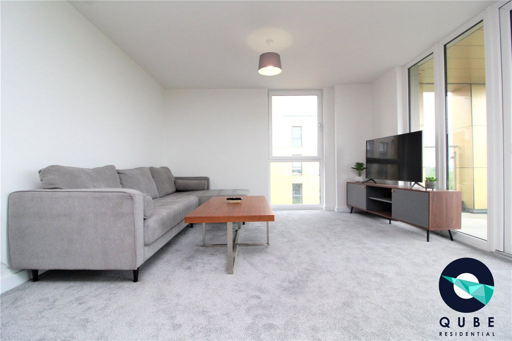 Property photo 2 of 16 Lounge