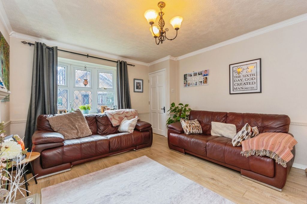 Property photo 3 of 22 Pbox-Img.Jpg