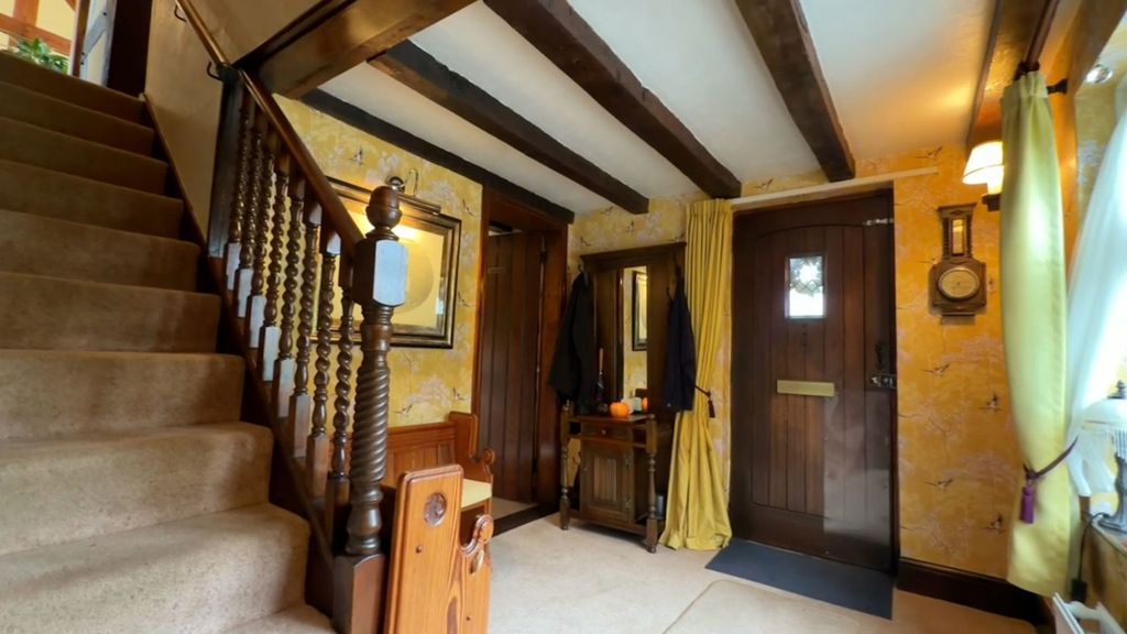 Property photo 2 of 23
