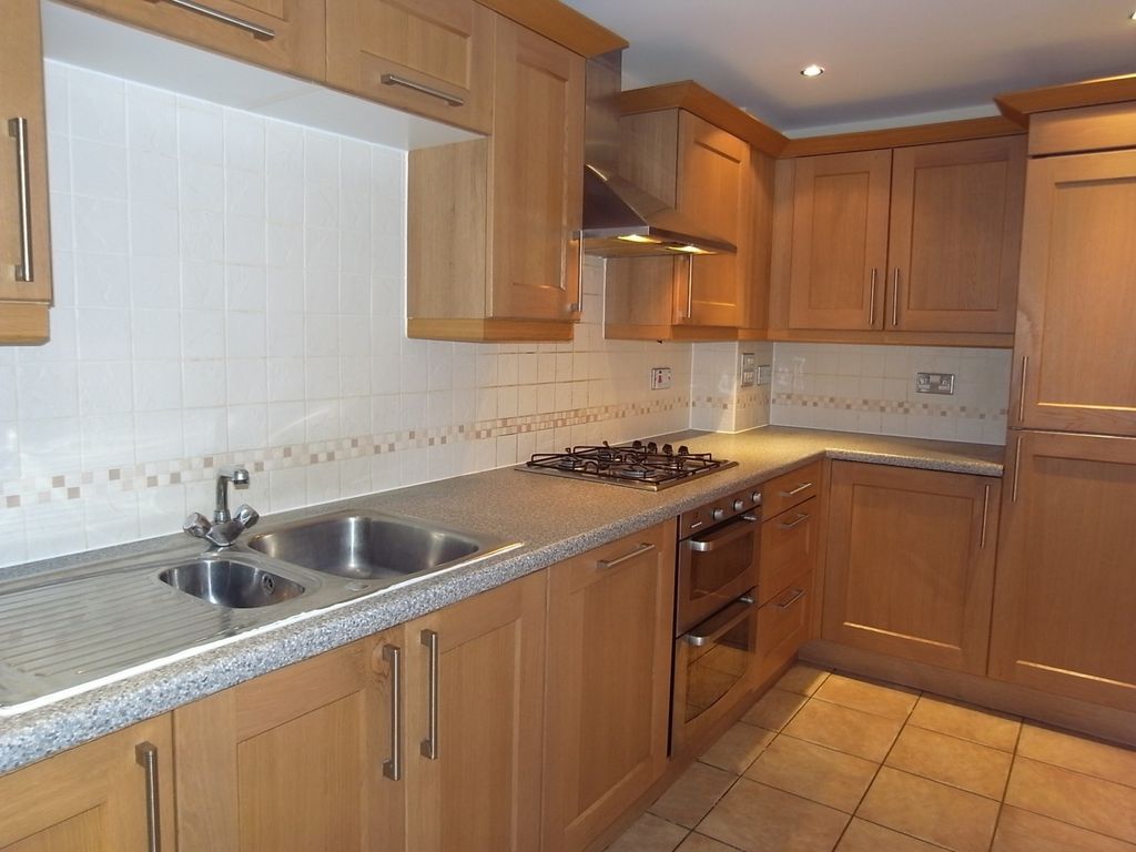 Property photo 3 of 7 Kitchen