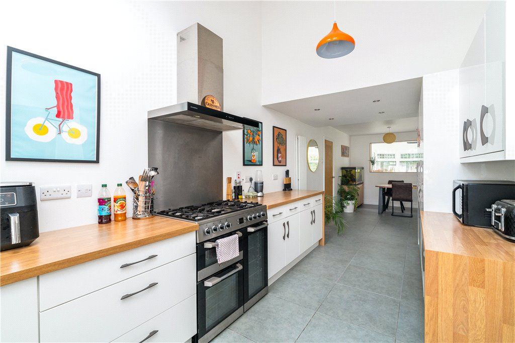 Property photo 3 of 27 Kitchen