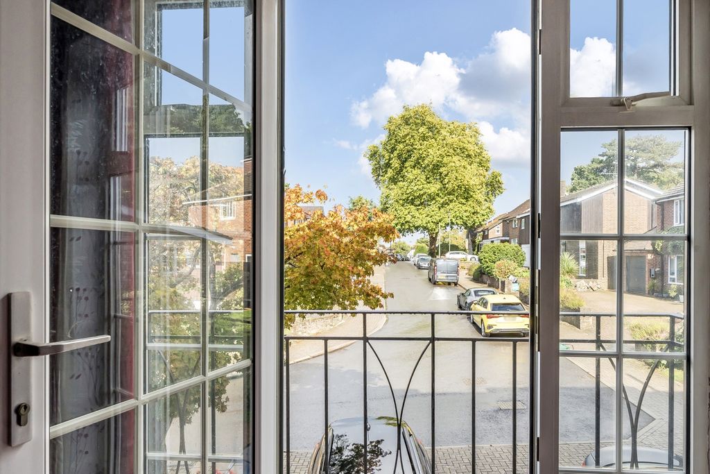 Property photo 2 of 13 1353229-14-68c2E779Da1Ab