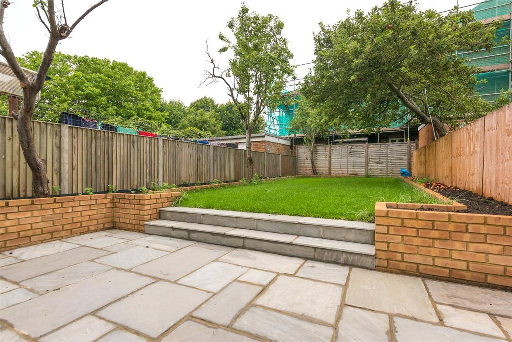 Property photo 2 of 10 Picture No. 15
