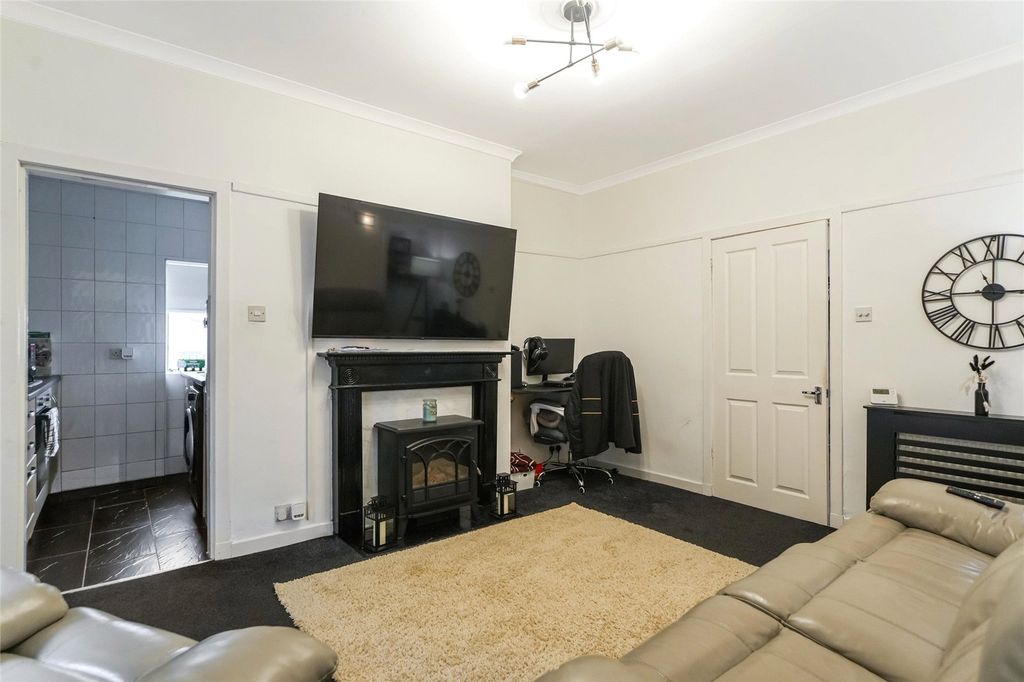 Property photo 2 of 21 Picture No. 29