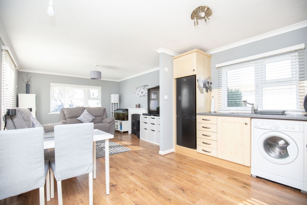 Property photo 2 of 10 Untitled-5