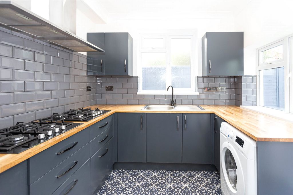 Property photo 1 of 15 Picture No. 18