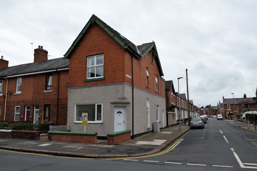 Property photo 1 of 12 3 Bedroom House For Rent