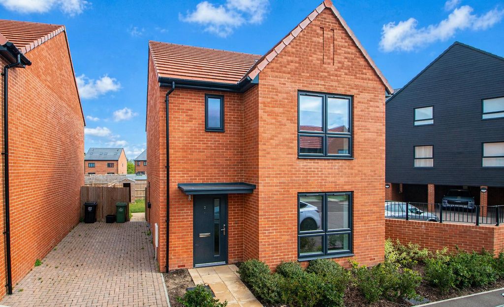 Property photo 2 of 16 8934B1324524638B5Df89cc0ee96c7d48E1Acfee4c682B4cc0