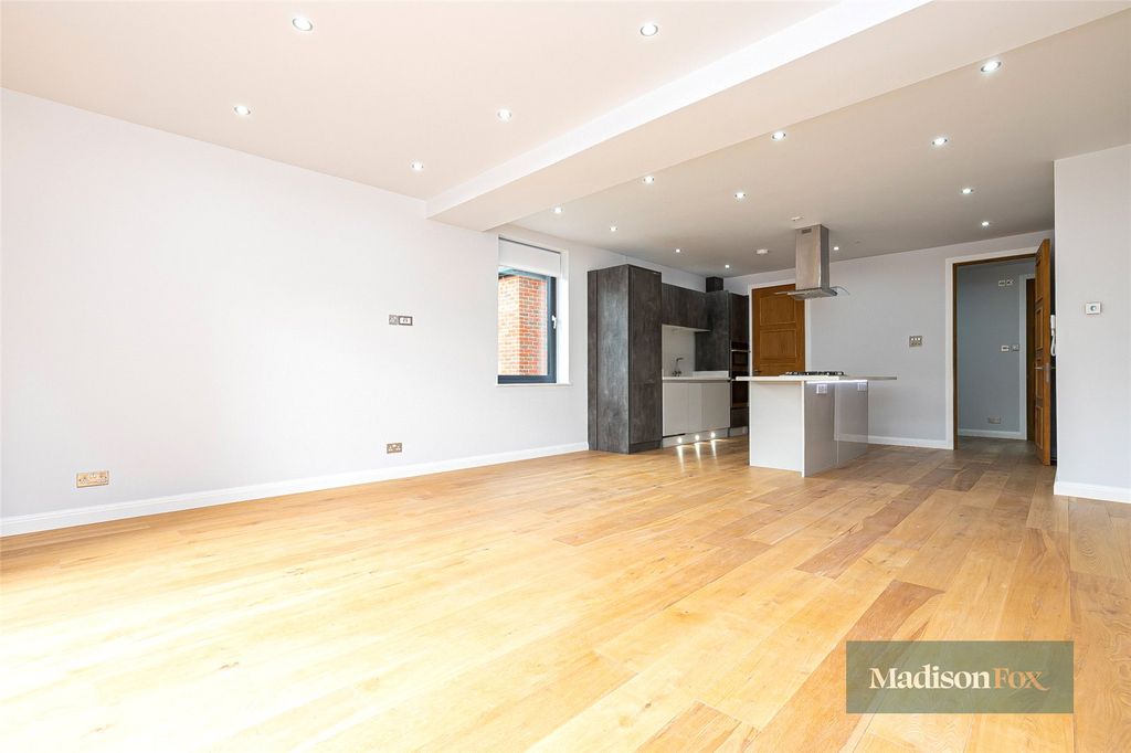 Property photo 3 of 26 Picture No. 29