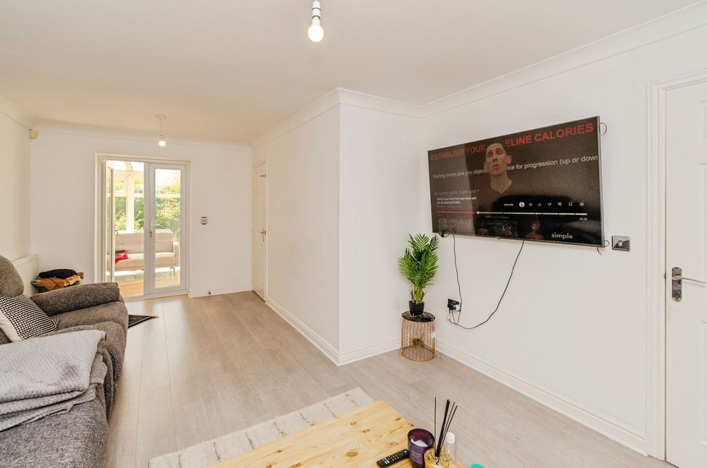 Property photo 3 of 17 Photo