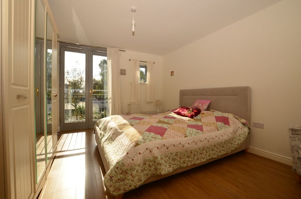 Property photo 3 of 9 Bedroom