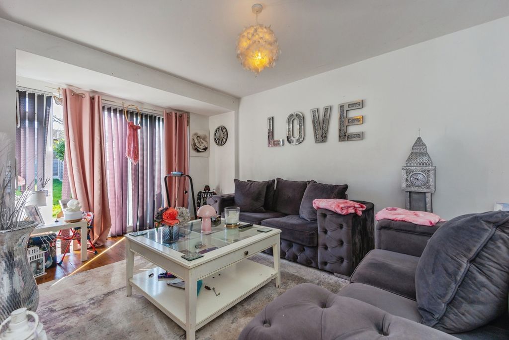 Property photo 2 of 15 Pbox-Img.Jpg