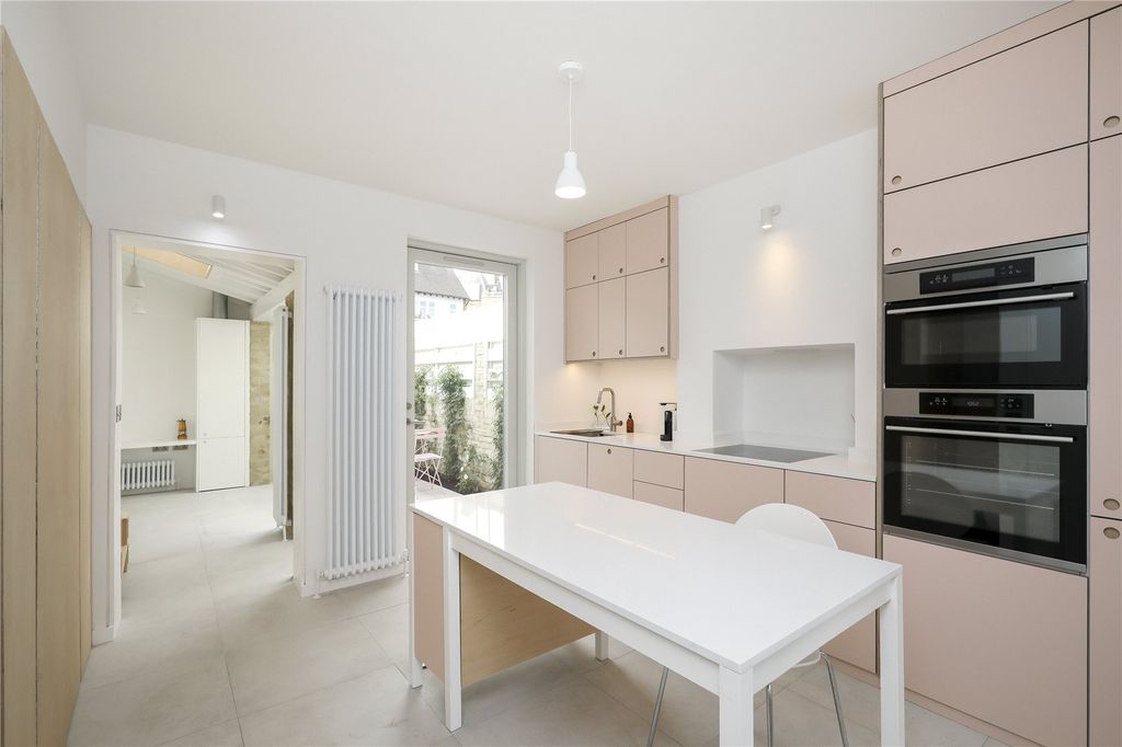 Property photo 3 of 12 Dinning Room