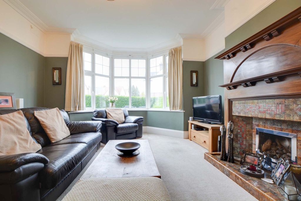 Property photo 3 of 31