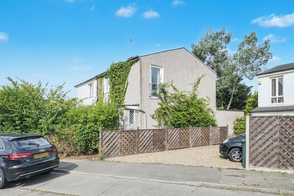 Property photo 1 of 7 50 Preston Road, Shepperton, Middlesex Tw17 0Bg
