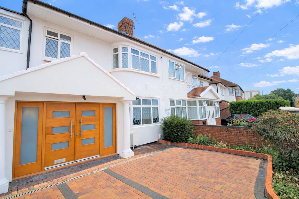 Property photo 2 of 7 Photo 2