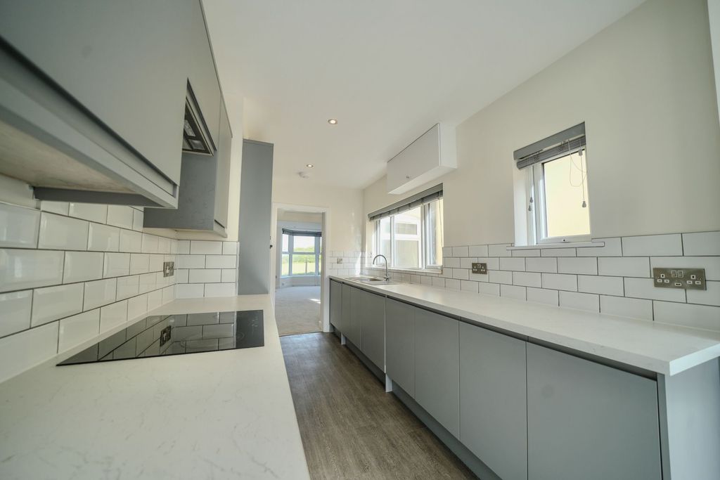 Property photo 3 of 26