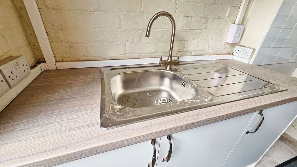 Property photo 3 of 10 Kitchen Sink