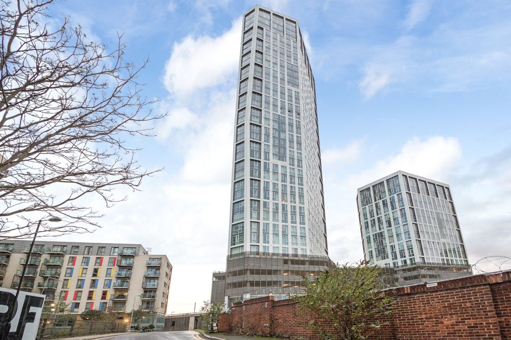 Property photo 1 of 6 Exterior