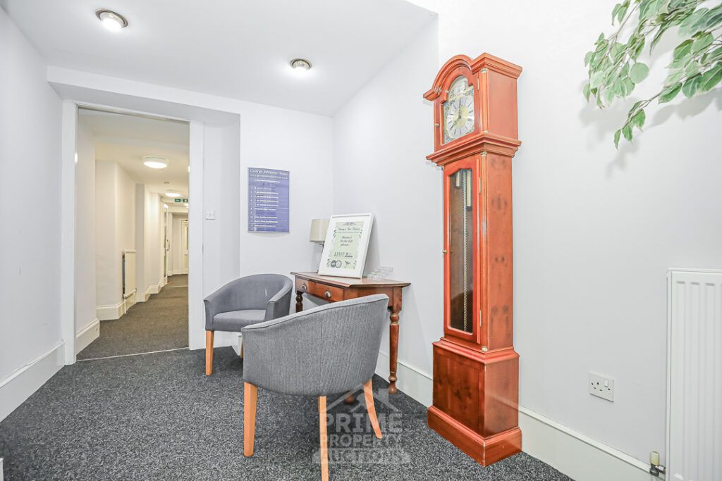 Property photo 3 of 42