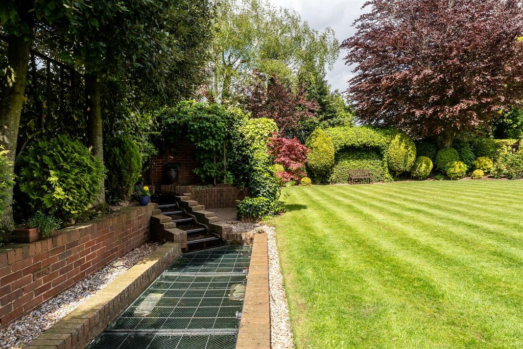 Property photo 3 of 45 Exterior And Gardens