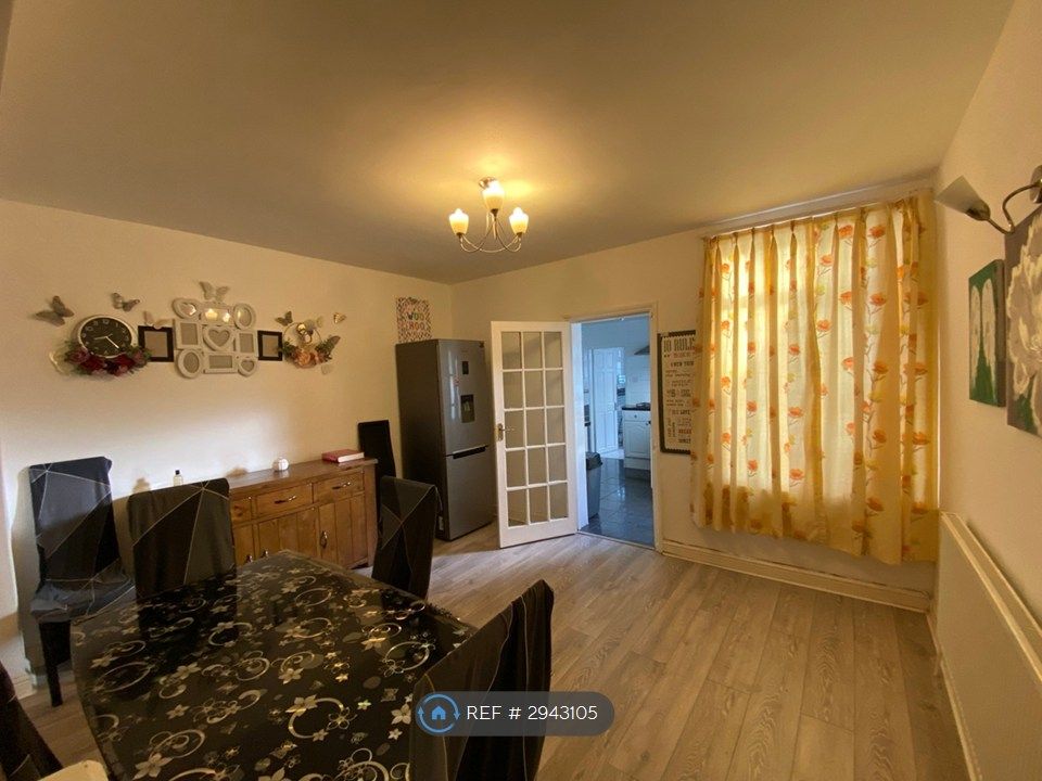 Property photo 1 of 12 Gf Living Room