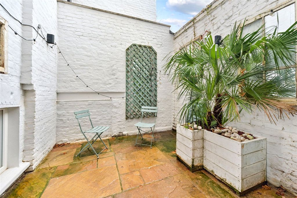 Property photo 3 of 14 Picture No. 18