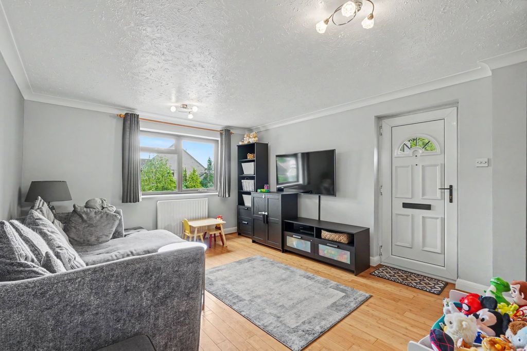 Property photo 2 of 37